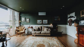 Elegant apartment with balcony and free parking